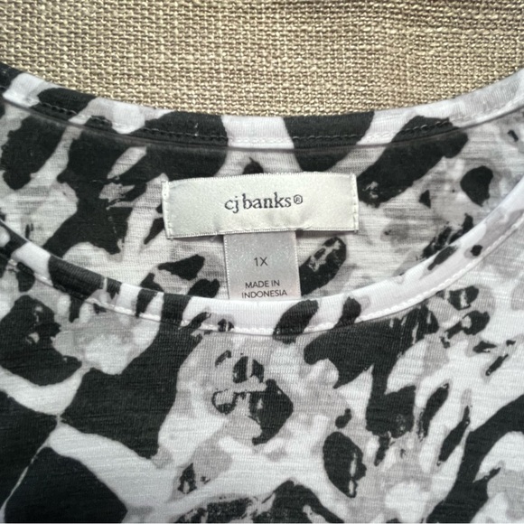 CJ Banks 1X Black and White Print Blouse with Front Tie and Yellow Bottom - Picture 3 of 6